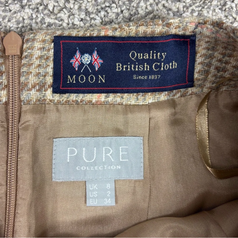 Pure Collection Moon Quality British Cloth Wool Pencil Skirt‎ Size 2